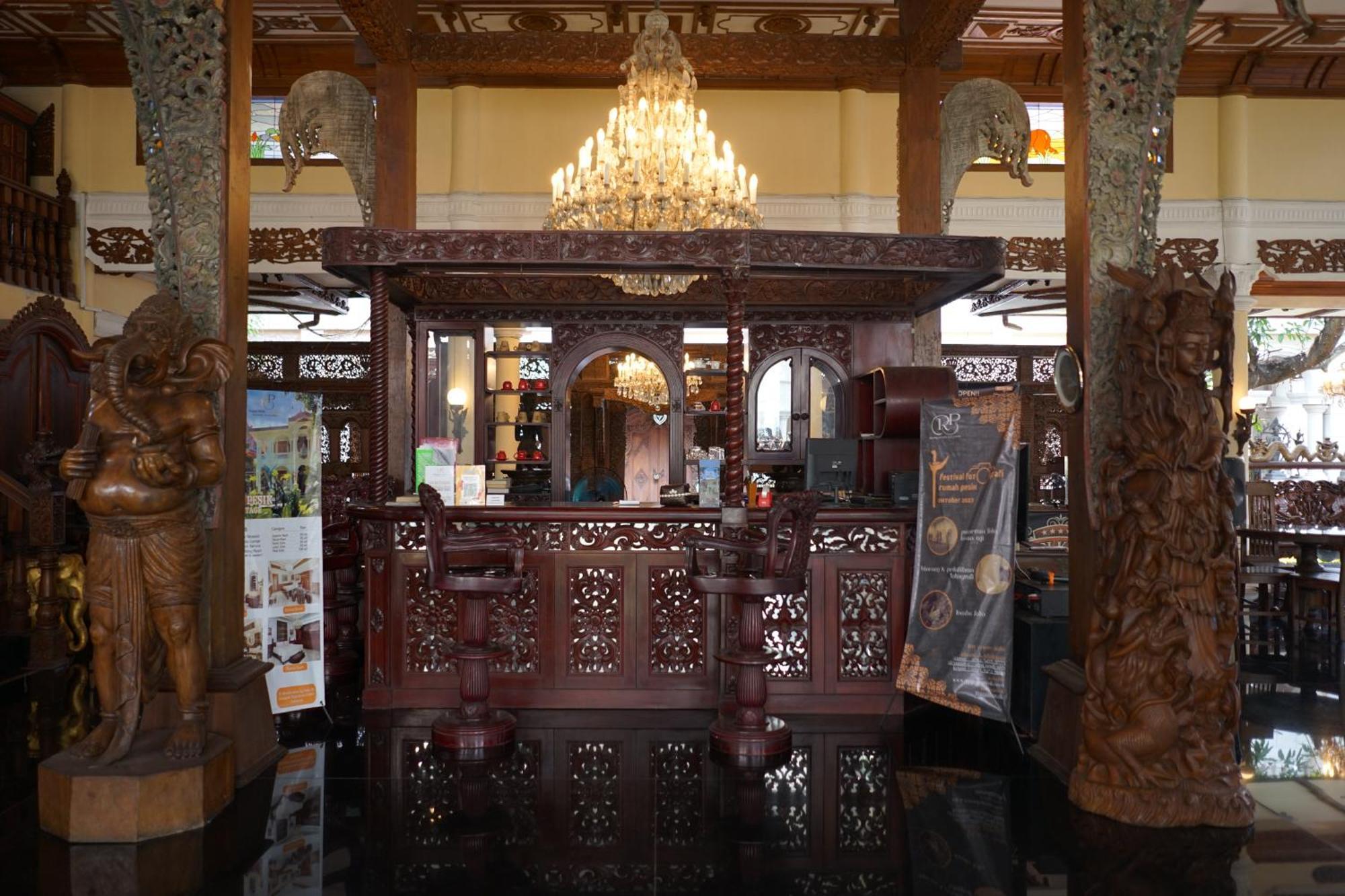 Rumah Pesik Art & Heritage Hotel Gondowulung Exterior foto